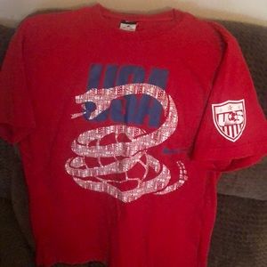 Vintage NIKE USA Soccer “Snake” logo t-shirt LARGE